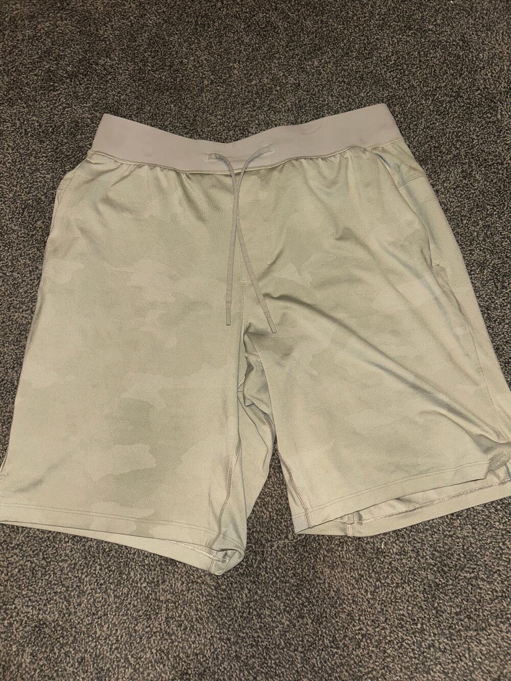 Mens Lululemon brown camo shorts no liner size large